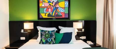 Minibar, cunas gratuitas, camas plegables/adicionales y wifi gratis