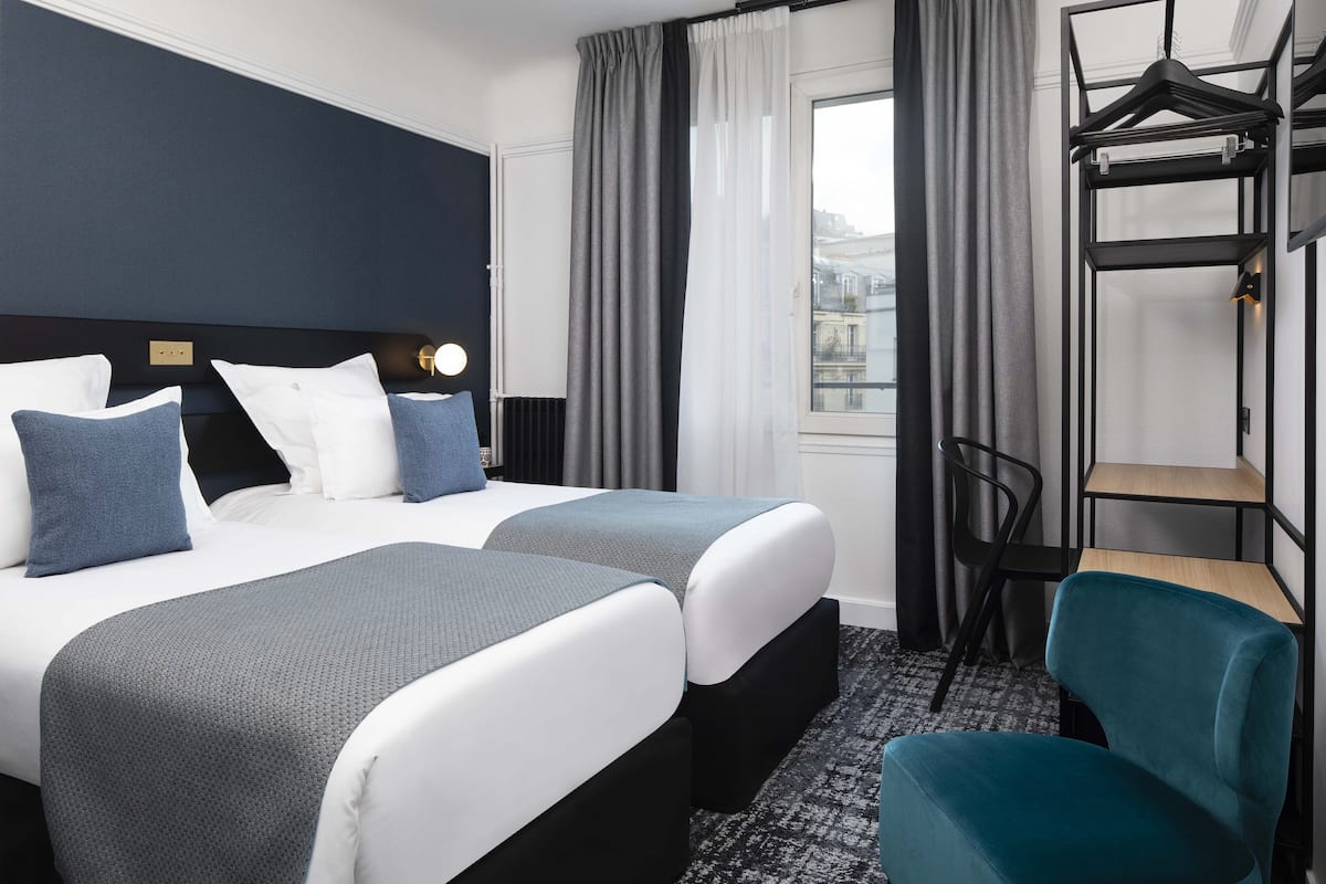 In-room safe, desk, soundproofing, iron/ironing board