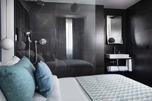 Caixa forta a l'habitació, escriptori i habitacions insonoritzades 