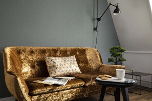 Flat-screen TV - Maison 46 (Paris)