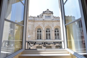 Comfort Room, 1 Queen Bed, Non Smoking (Larger Room) | Exterior