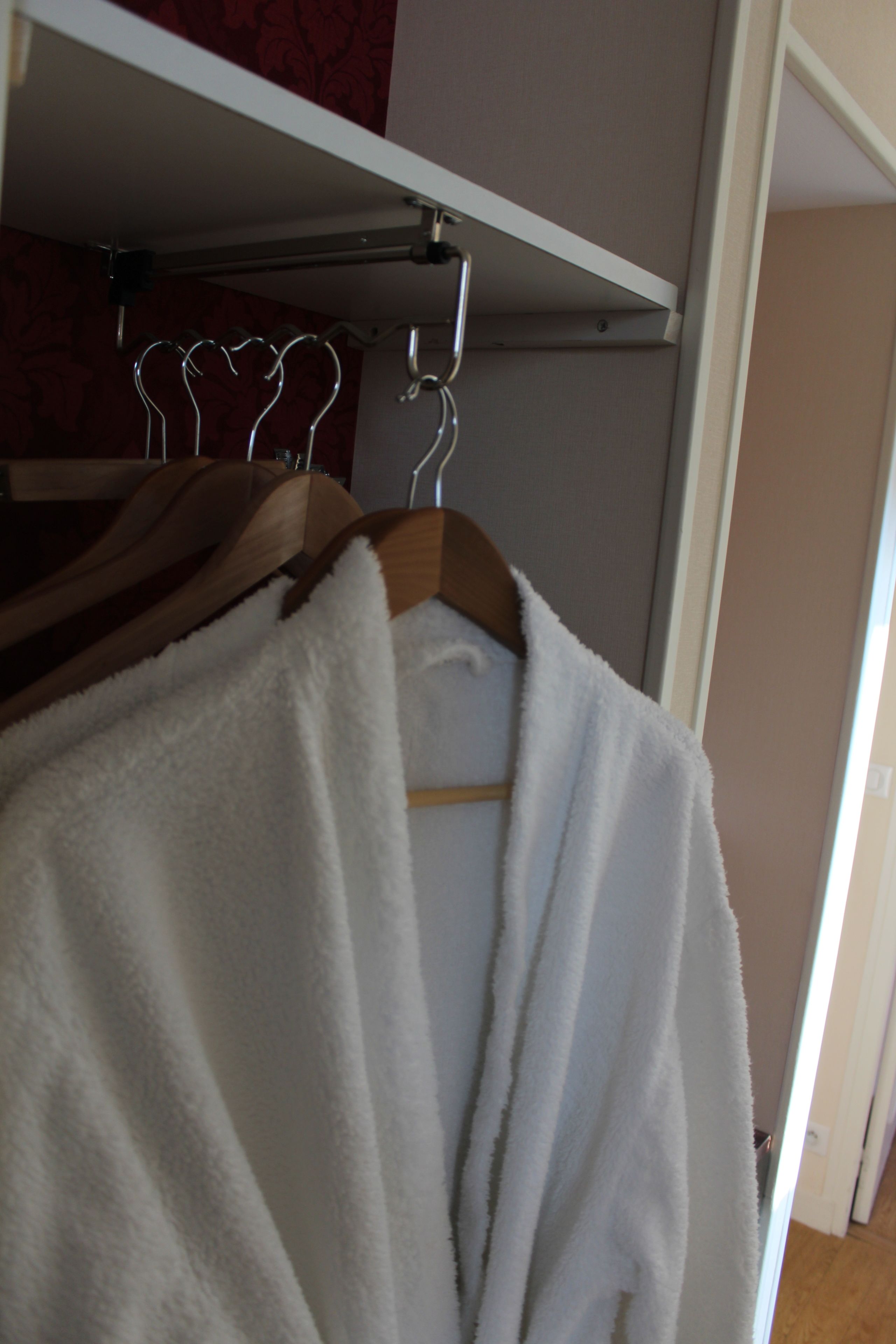 suite, 1 king bed, non smoking (sofabed is a double bed;larger room) | pillow-top beds, minibar, in-room safe, desk