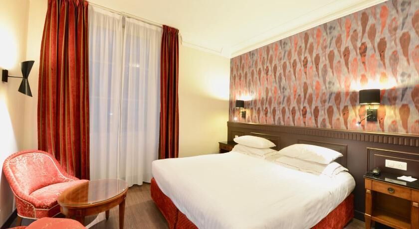 Pillowtop beds, minibar, in-room safe, desk