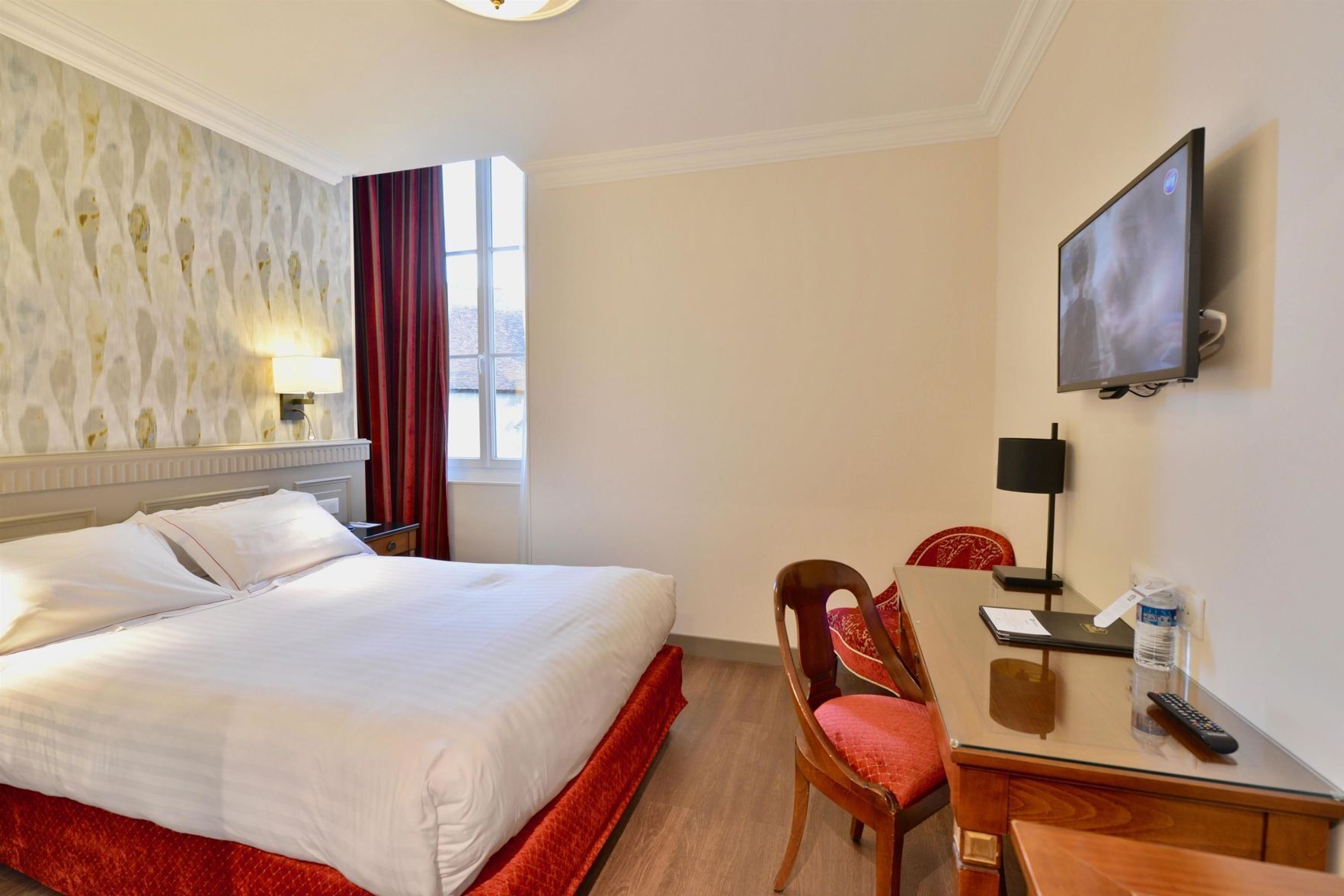 Pillowtop beds, minibar, in-room safe, desk
