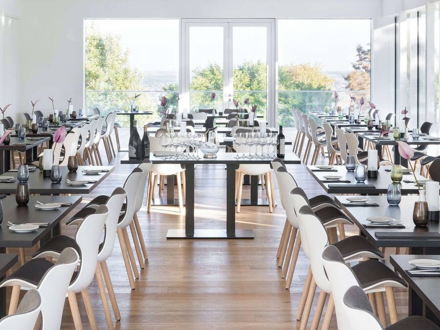 Daily buffet breakfast (EUR 19.50 per person)