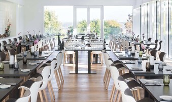 每日供应自助式早餐（每人 EUR 19.50）