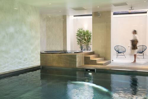 Indoor pool, pool loungers