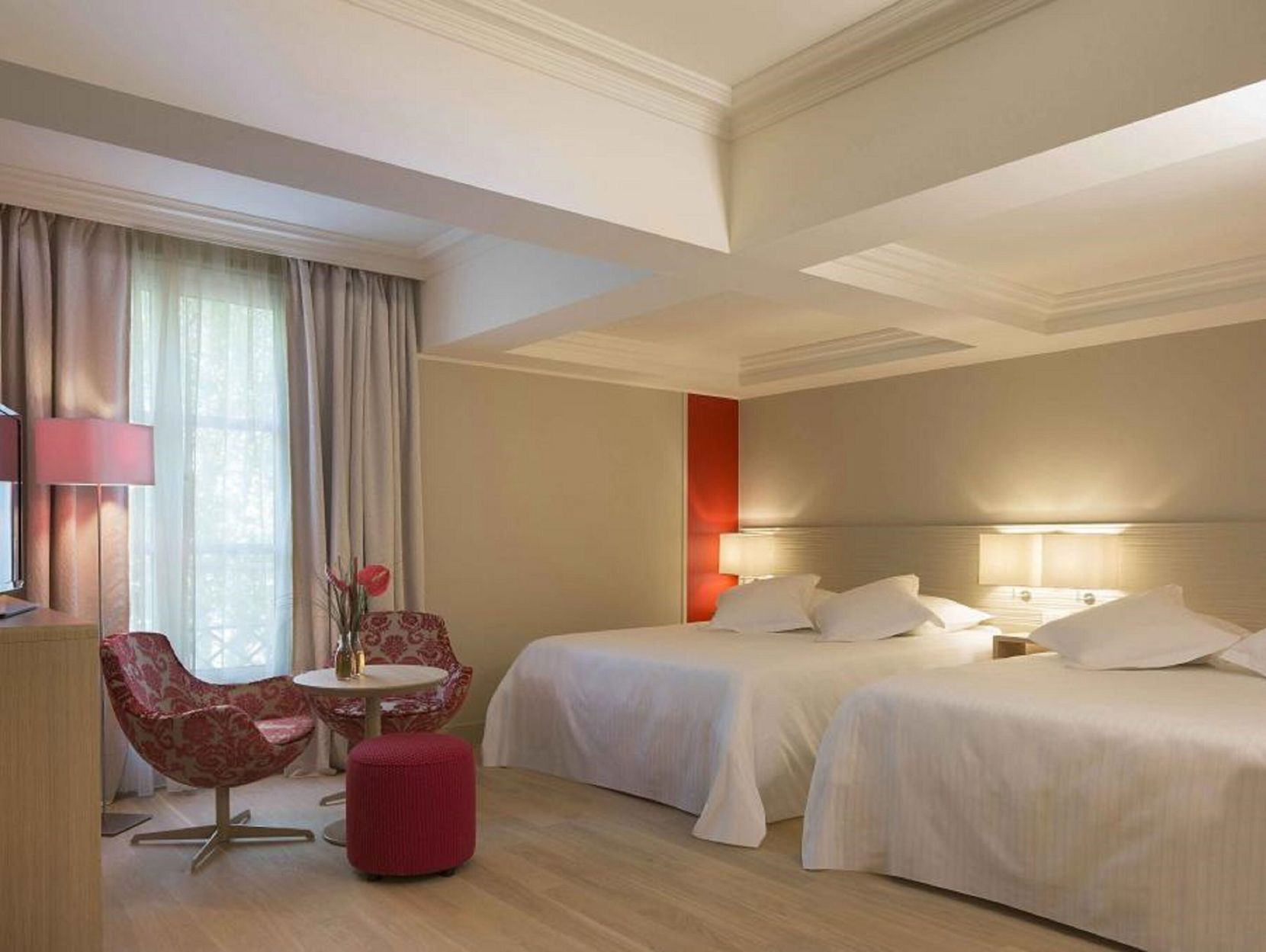 Premium bedding, in-room safe, desk, soundproofing