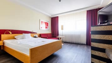 Allergikerbettwaren, Schreibtisch, laptopgeeigneter Arbeitsplatz