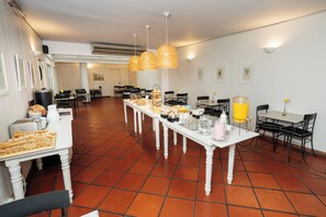 Daily buffet breakfast for a fee - Loi Flats Buenos Aires (Buenos Aires)