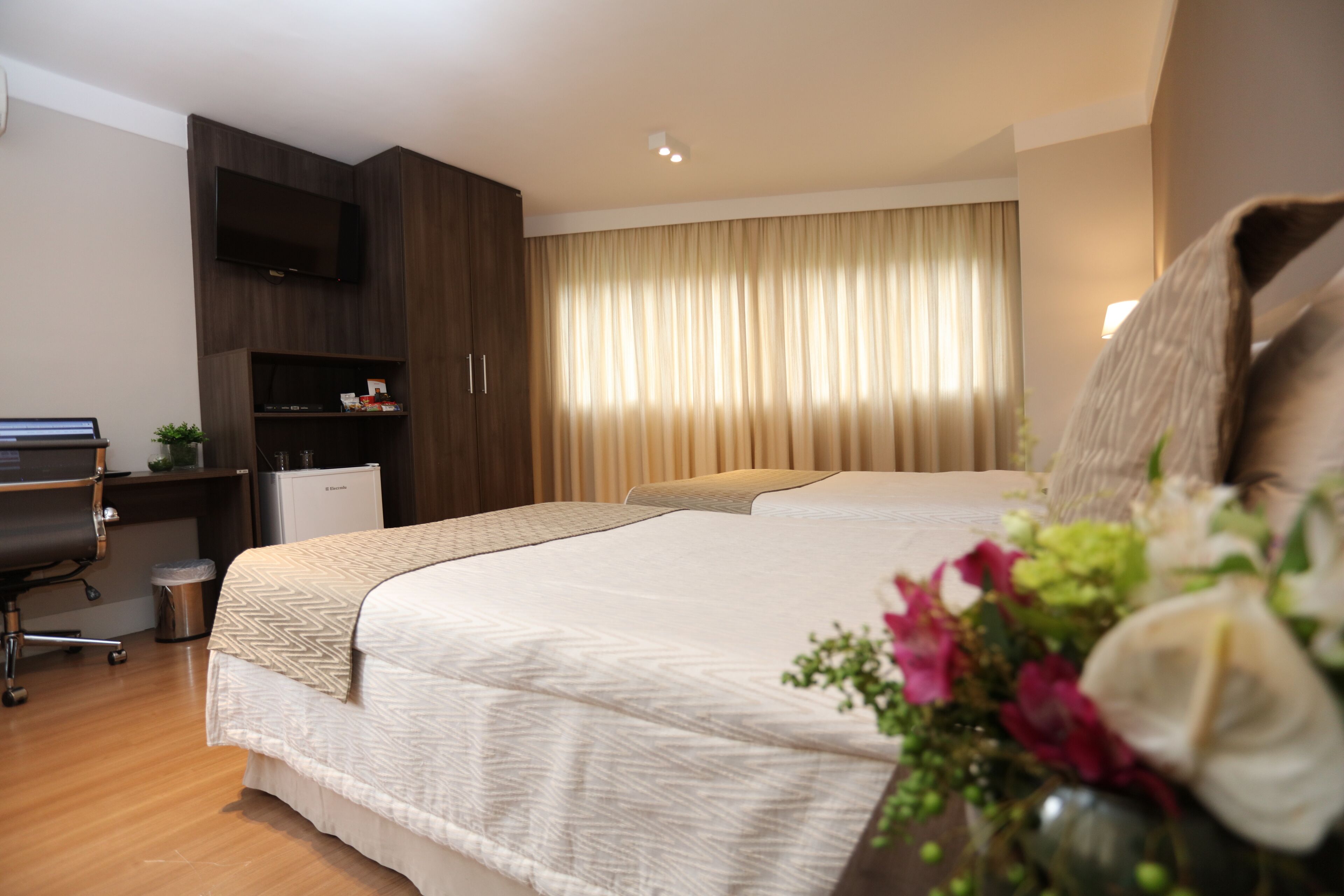 superior twin room (clean) | 1 bedroom, minibar, in-room safe, desk