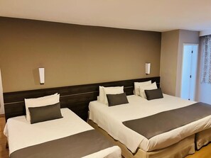 Executive Triple Room (Clean) | 1 bedroom, minibar, in-room safe, desk