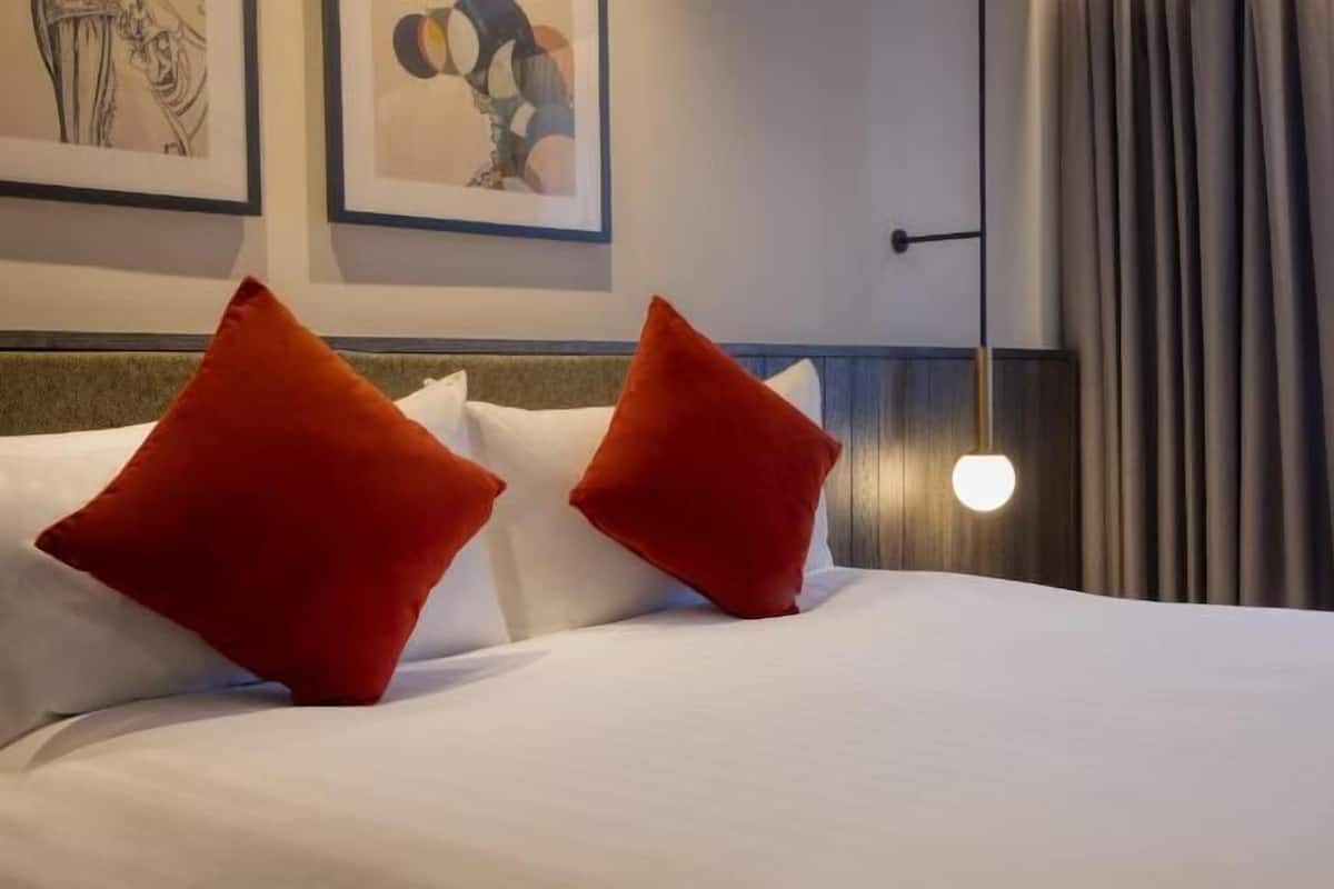 In-room safe, desk, soundproofing, iron/ironing board