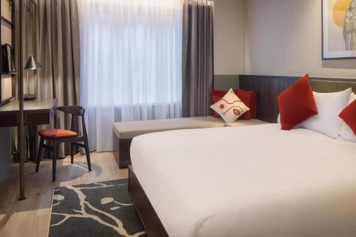 In-room safe, desk, soundproofing, iron/ironing board