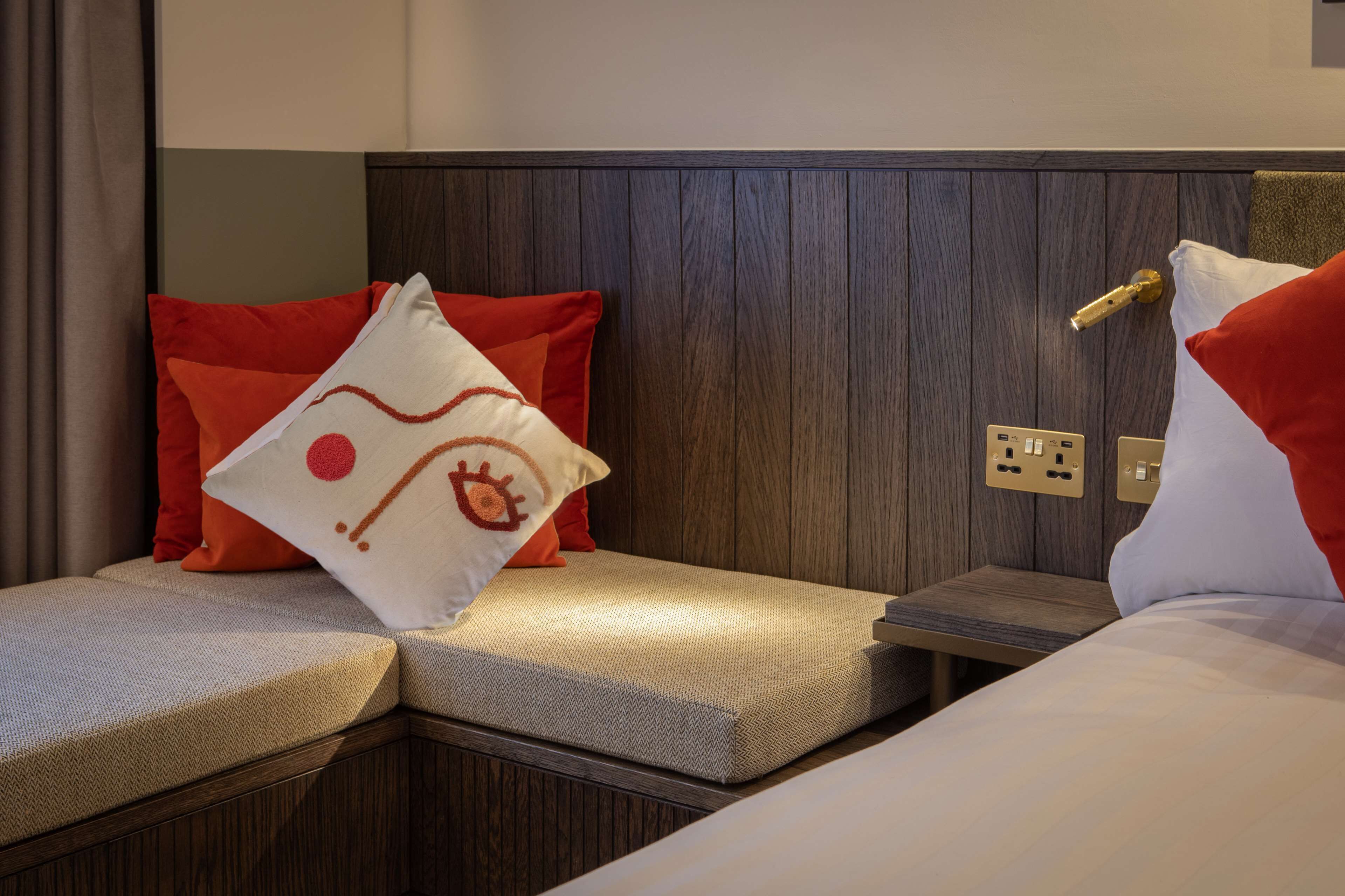 Rom, 1 queensize-seng med sovesofa | Oppholdsområde | LCD-TV