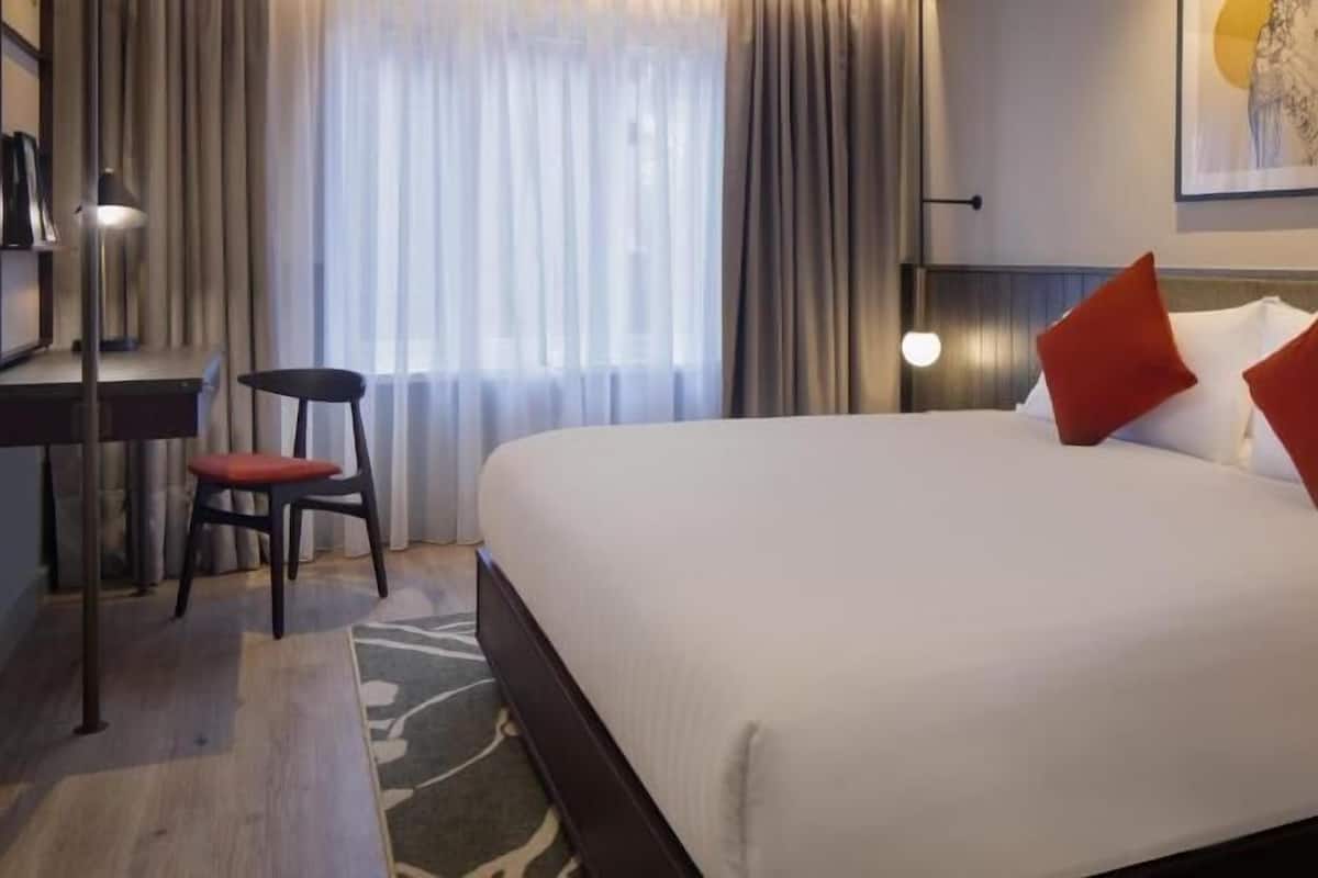 In-room safe, desk, soundproofing, iron/ironing board