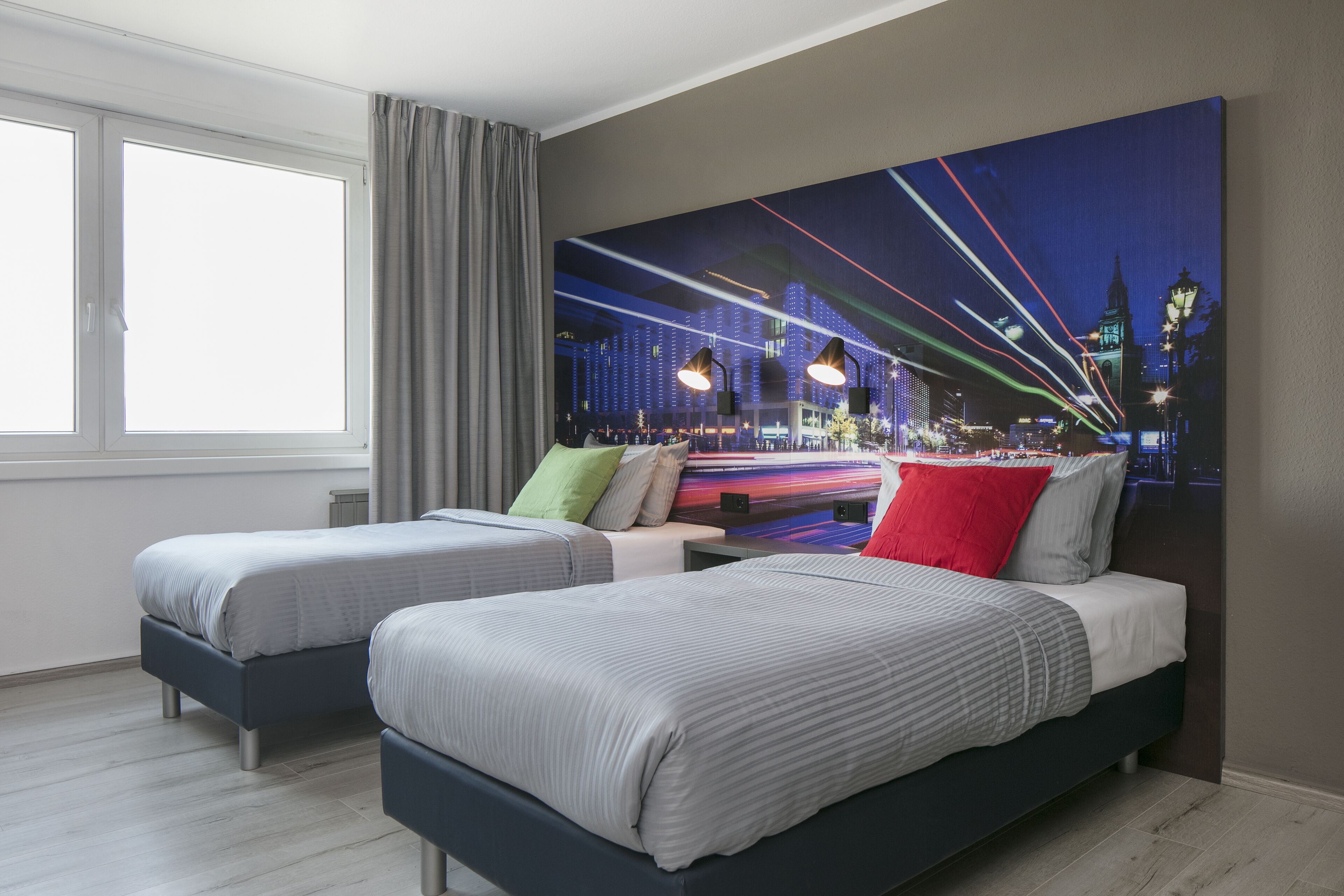 Hypo-allergenic bedding available, in-room safe, desk, blackout drapes