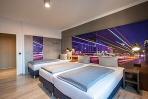 Hypo-allergenic bedding, in-room safe, desk, blackout curtains