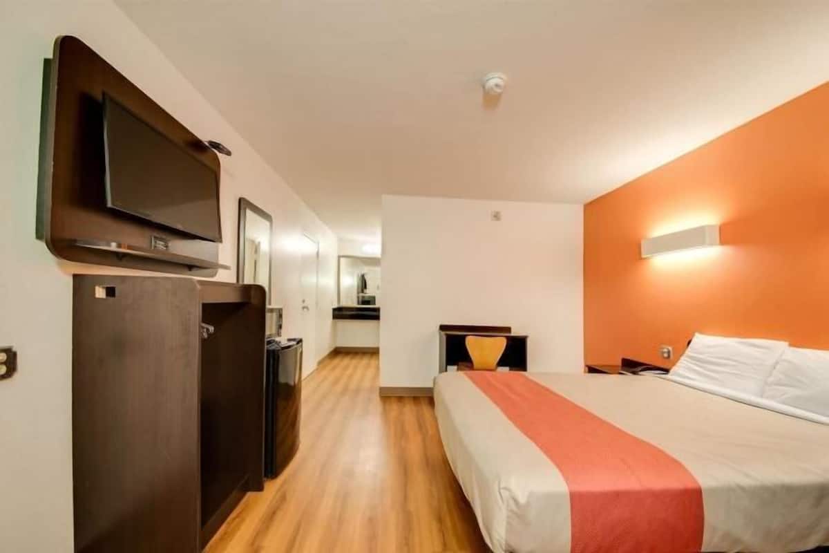 Lydisolert, wi-fi (inkludert) og sengetøy