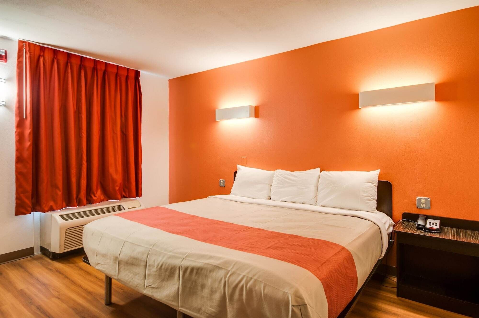 Lydisolert, wi-fi (inkludert) og sengetøy