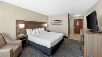 Desk, laptop workspace, iron/ironing board, free WiFi