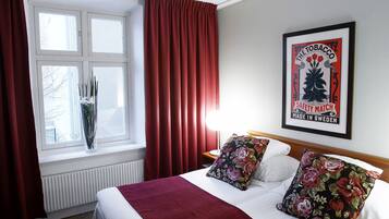 Habitación estándar, 2 camas individuales | Escritorio, tabla de planchar con plancha, cunas (de pago) y wifi