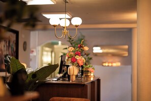 Reception - Home Hotel Victoria (Jonkoping)