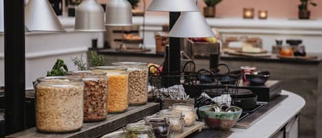 Ilmainen päivittäinen täysi aamiainen