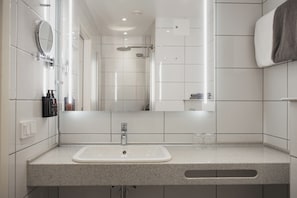 Family Room, Non Smoking | Bathroom | Shower, hair dryer, towels, soap - Home Hotel Victoria (Jonkoping)