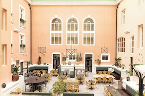 Breakfast and dinner served, Modern European cuisine - Home Hotel Victoria (Jonkoping)