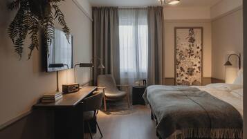 Standardrum - 2 enkelsÀngar | Skrivbord, mörklÀggningsgardiner, strykjÀrn/strykbrÀda och barnsÀngar