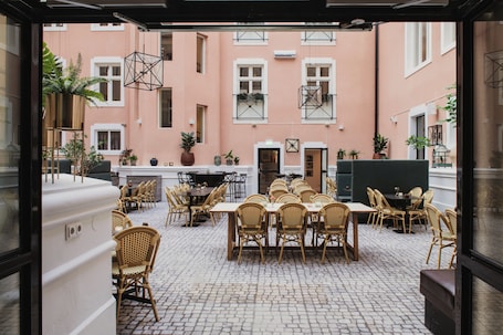 Se sirven desayunos y cenas, cocina europea moderna. Home Hotel Victoria
