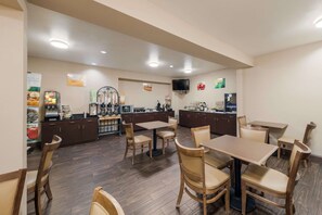 Free daily continental breakfast - Quality Inn & Suites Terrell (Terrell)