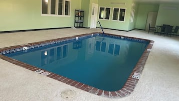 Piscine intérieure