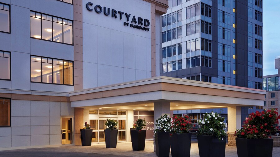 Courtyard by Marriott Downtown Ottawa