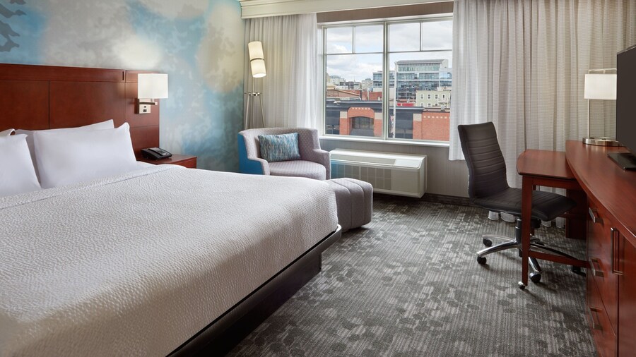 Courtyard by Marriott Downtown Ottawa