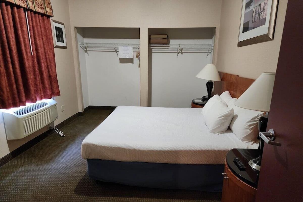 Desk, blackout curtains, iron/ironing board, free WiFi