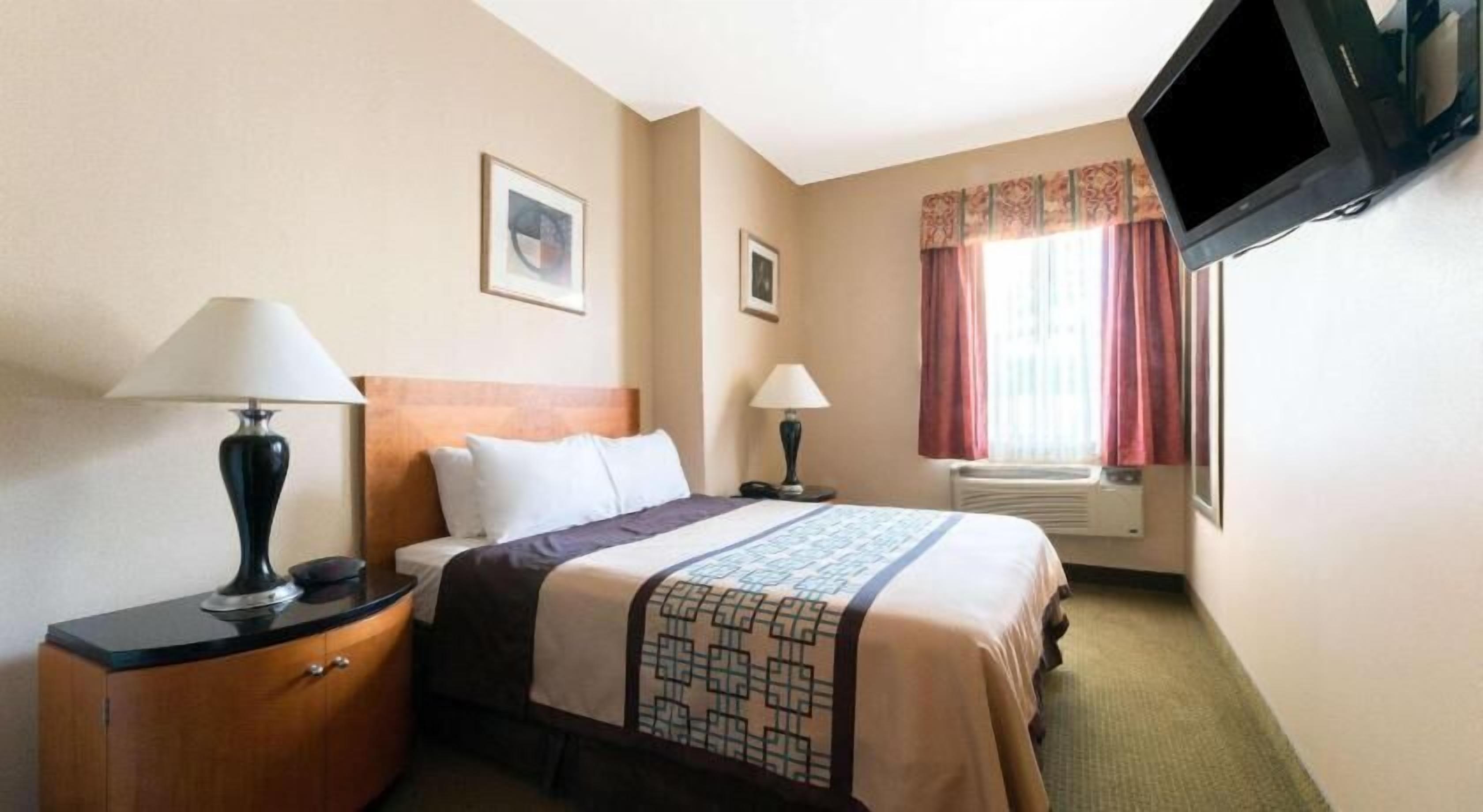 Desk, blackout drapes, iron/ironing board, free WiFi