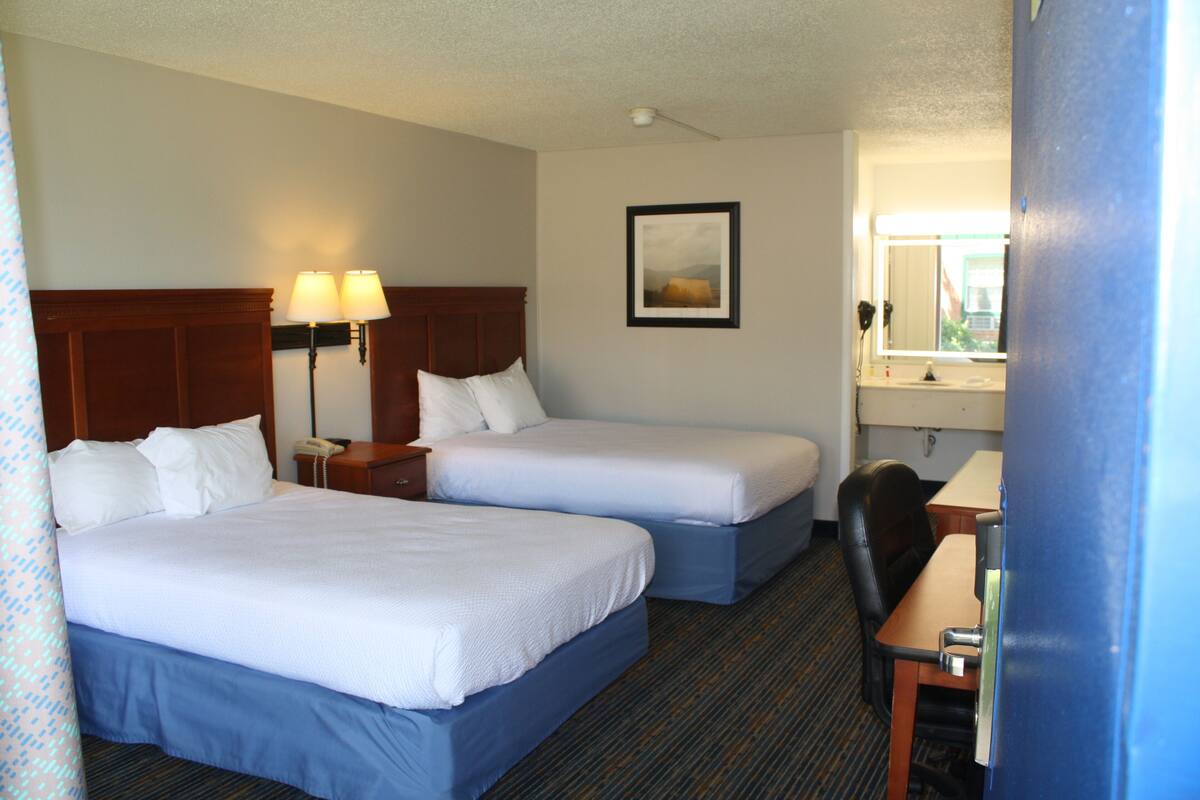 Desk, blackout curtains, iron/ironing board, free WiFi