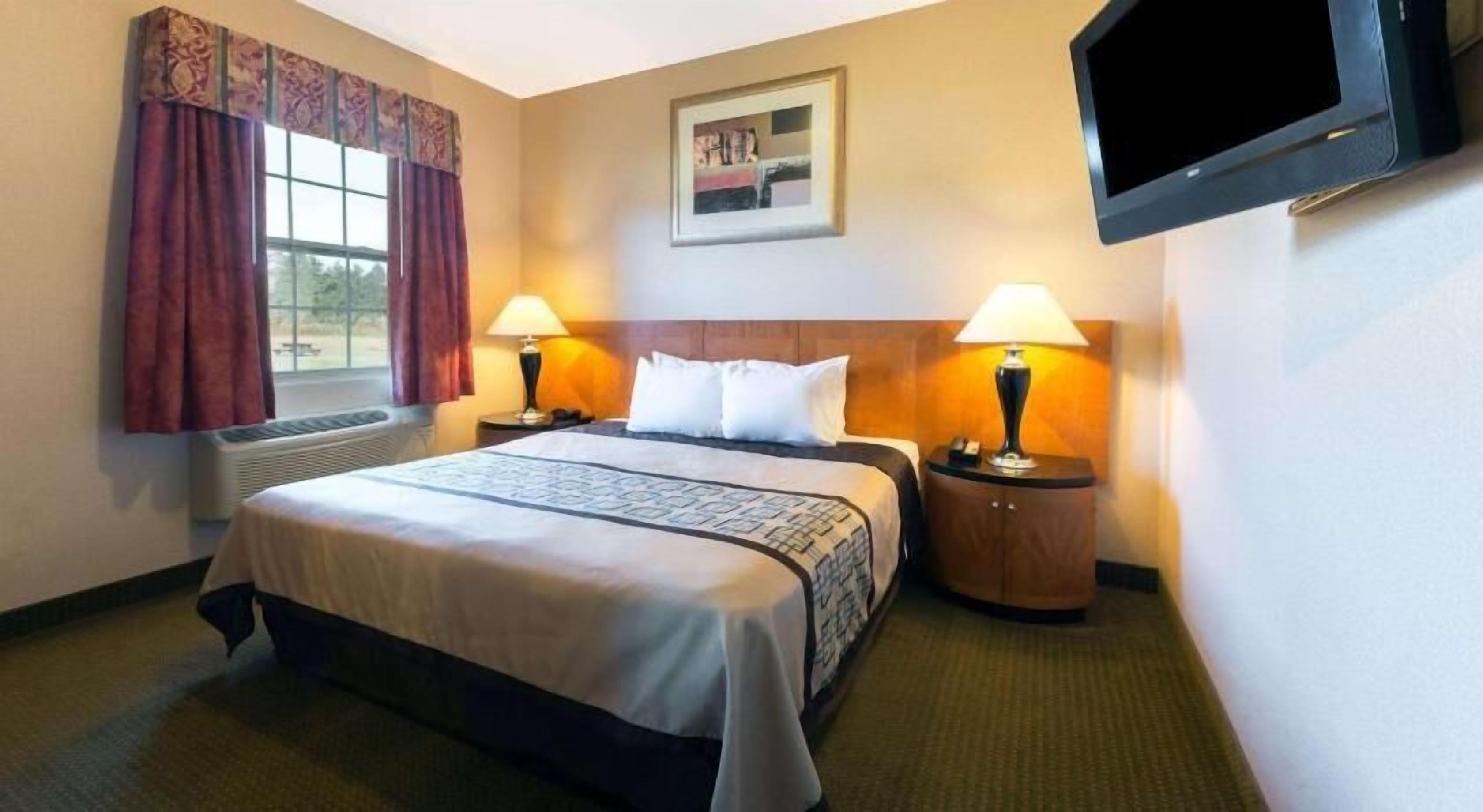 Desk, blackout drapes, iron/ironing board, free WiFi