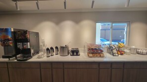 Free daily continental breakfast 
