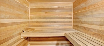 Days Inn & Suites by Wyndham Louisville SW