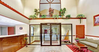 Days Inn & Suites by Wyndham Louisville SW