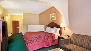 Studio Suite, 1 King Bed, Non Smoking, Hot Tub (Heart Shaped Tub) | Pillowtop beds, desk, iron/ironing board, free cribs/infant beds