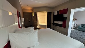 Ảnh chưa phân loại, 2 trong số 82 ảnh, nút