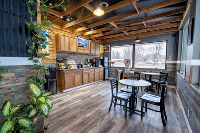 Days Inn by Wyndham Burns