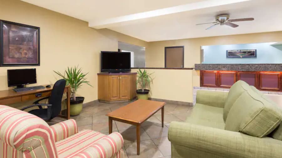 Super 8 by Wyndham Morgantown