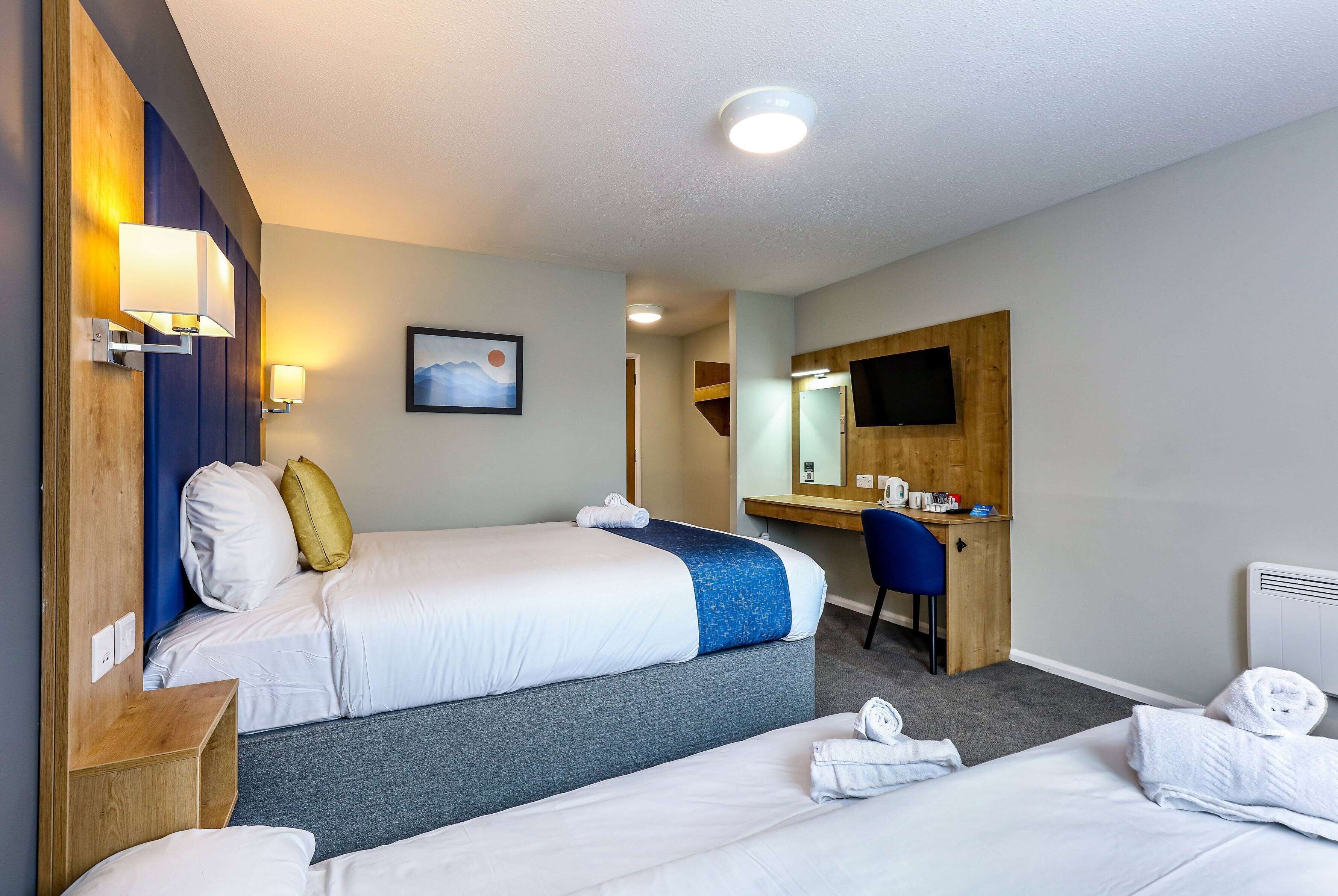 Family Room, Multiple Beds, Non Smoking | Desk, free cots/infant beds, free WiFi, bed sheets