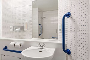 Twin Room, Accessible, Non Smoking | Bathroom | Combined shower/tub, eco-friendly toiletries, hair dryer, towels