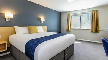 1 bedroom, desk, iron/ironing board, free cots/infant beds